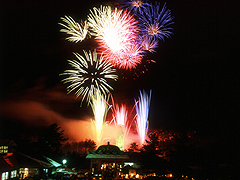秋田のイベント情報 田沢湖金色大観音　除夜の花火奉納